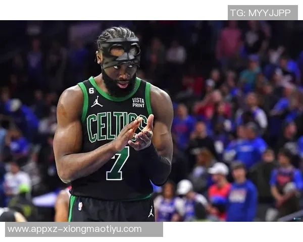 杰伦布朗强调季前赛首战防守重要性全力提升比赛节奏